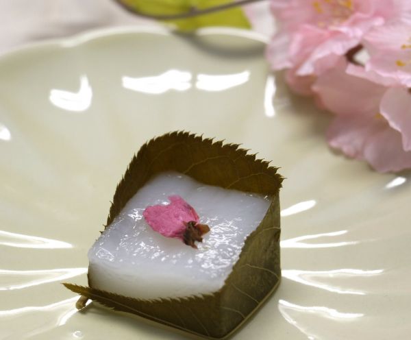 春の味覚を満喫！季節限定商品で特別なひとときを